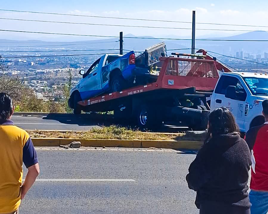 Accidente vehicular en San José El Alto deja varios lesionados