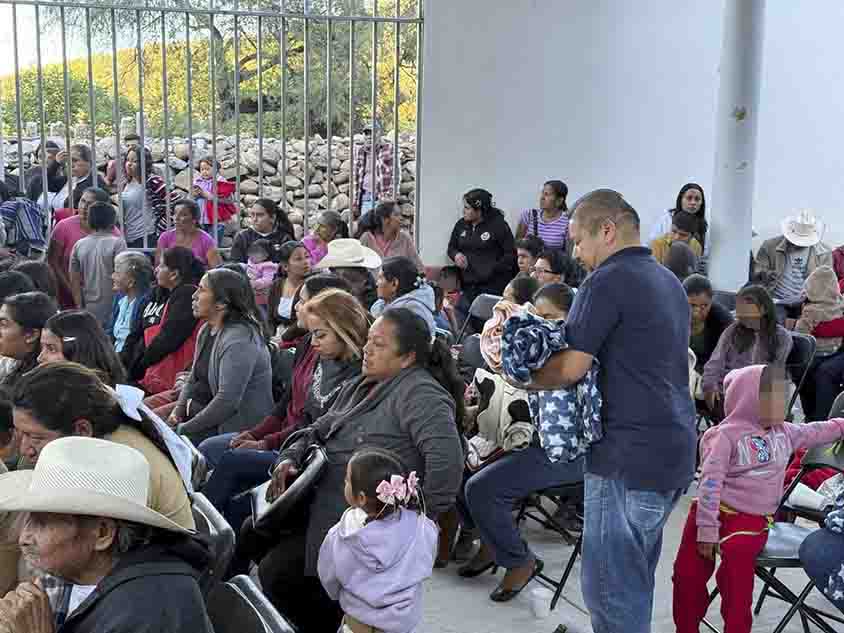 Gira navideña lleva abrigo y apoyo solidario a las familias de Tolimán