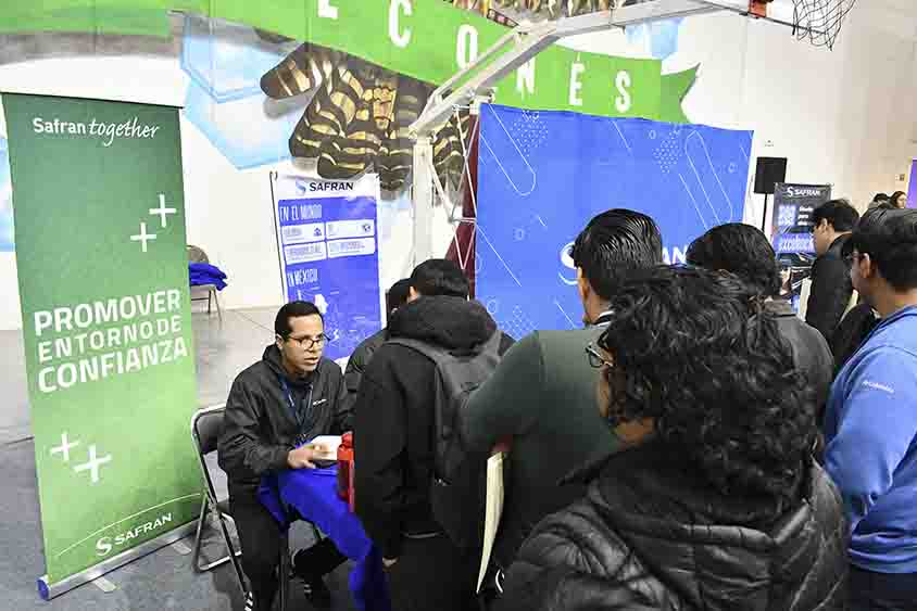 Promueve UTEQ empleabilidad de egresados y estudiantes con el Safran Day