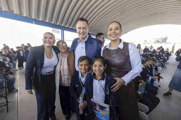 Gobernador fortalece identidad queretana en estudiantes