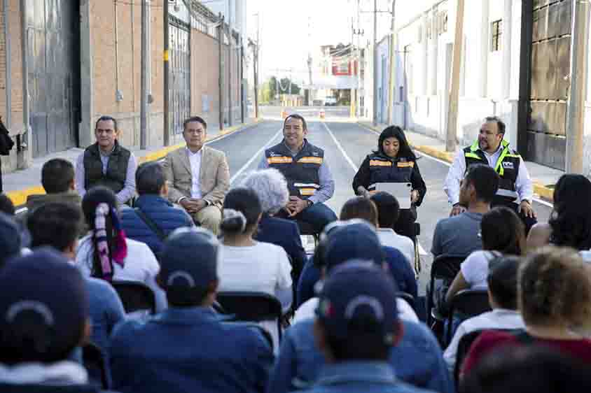 Roberto Cabrera entrega rehabilitación de calle 2 Poniente en Valle de Oro con una inversión de más de 4 mdp