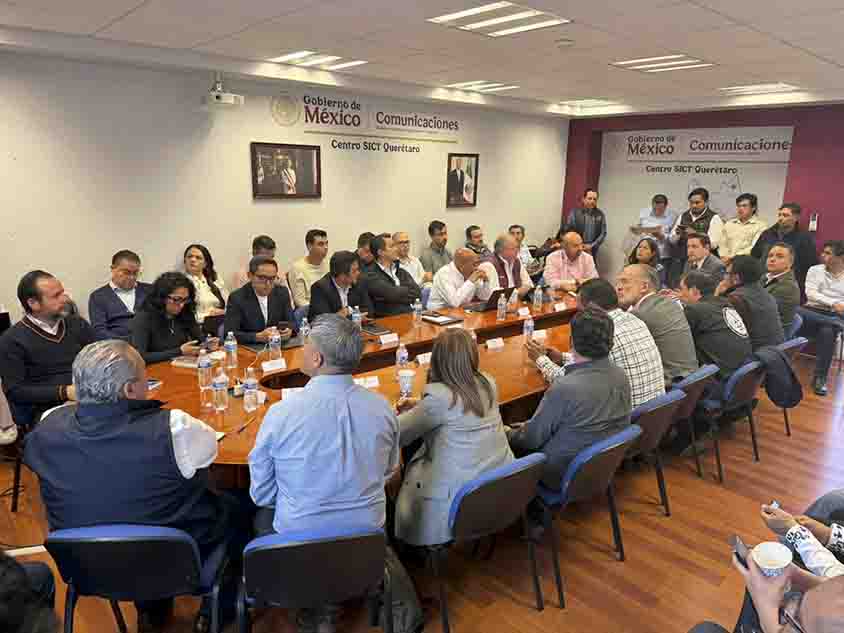 Instalan mesa de atención por tren en Querétaro