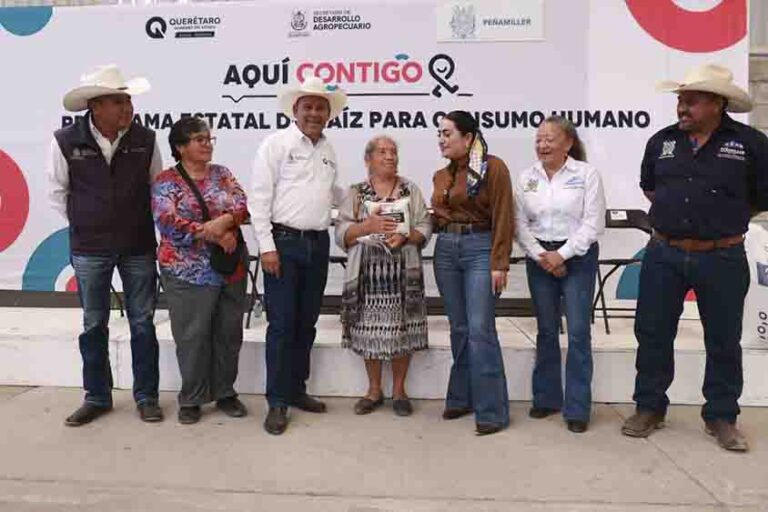 Entrega SEDEA apoyos por sequía en Peñamiller y Tolimán