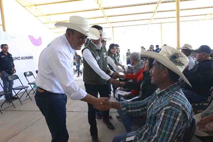 Entrega SEDEA apoyos por sequía en Peñamiller y Tolimán