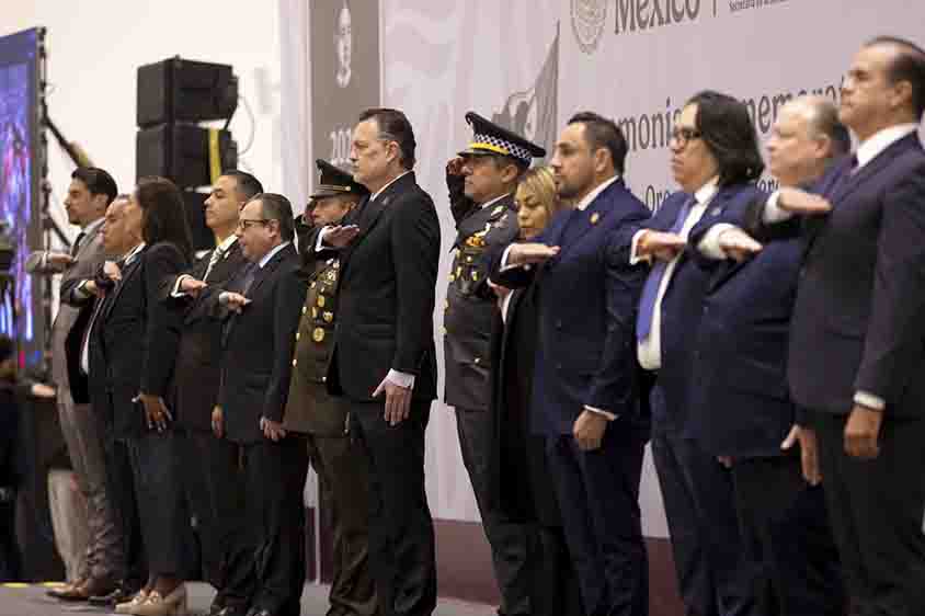 Preside Gobernador Ceremonia Conmemorativa del Día de la Bandera