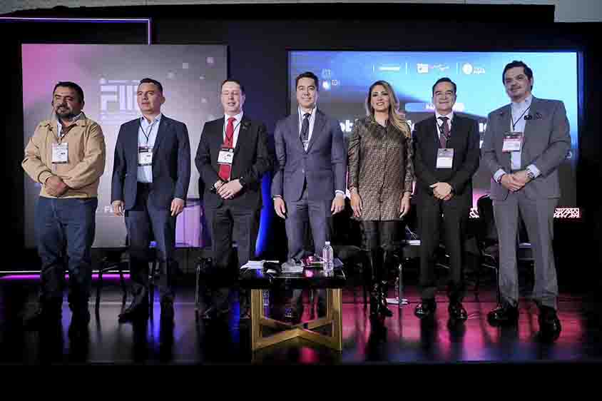 Acude Felifer Macías a la FIIE COPARMEX 2026