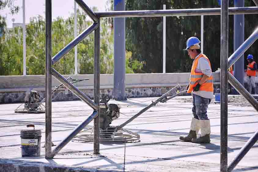 Supervisan Polideportivo y anuncian inversión vial