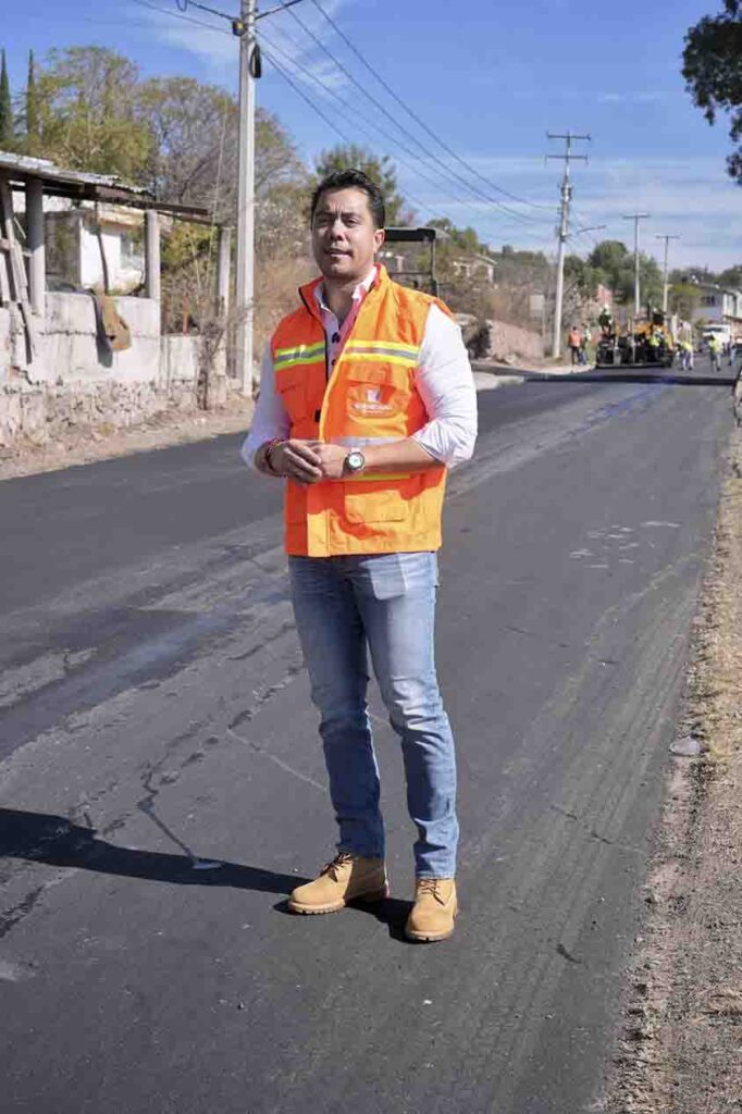 Orden y caminos dignos en Santa Rosa: Felifer Macías