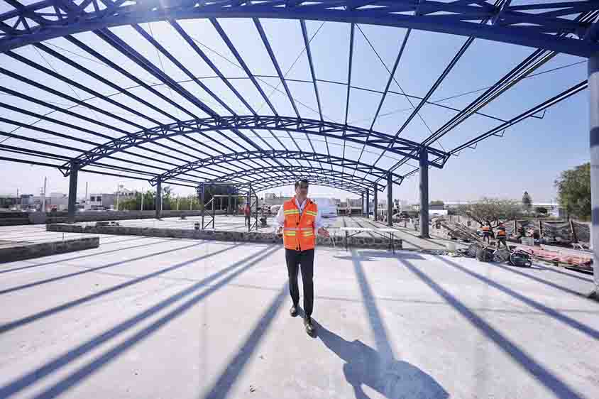 Supervisan Polideportivo y anuncian inversión vial