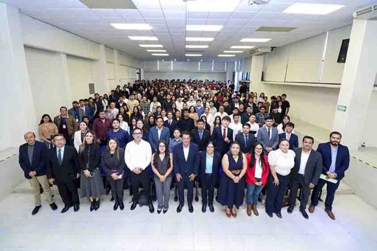 Rinde protesta Club de Ingeniería Civil de la UT San Juan