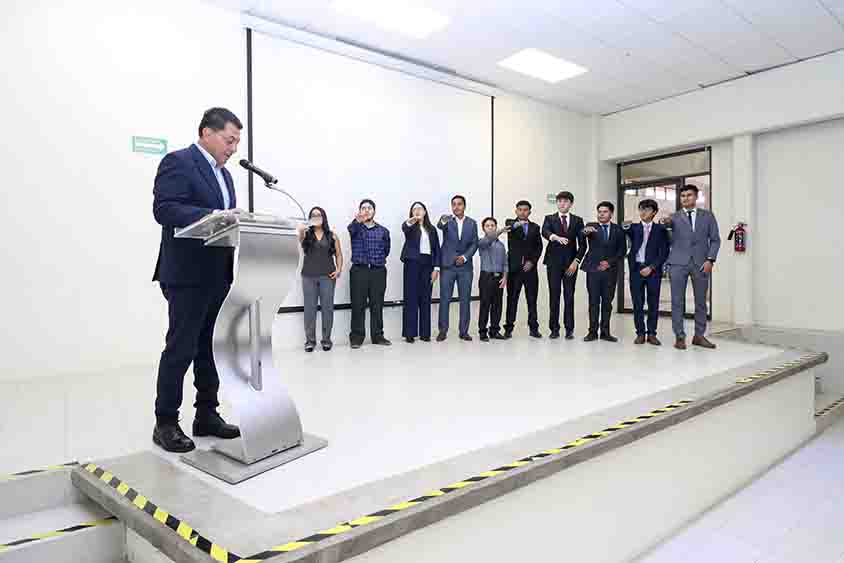 Rinde protesta Club de Ingeniería Civil de la UT San Juan