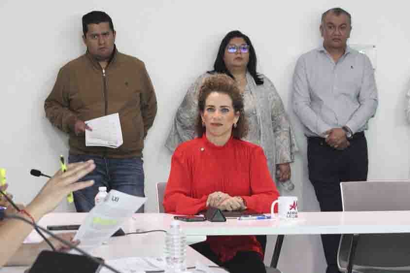 Adriana Meza defiende legislar con perspectiva de género