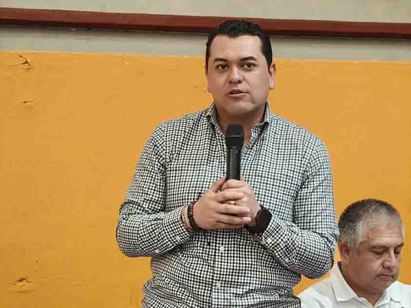 Participa Beto Nava en Foro de Análisis sobre iniciativa en favor del magisterio