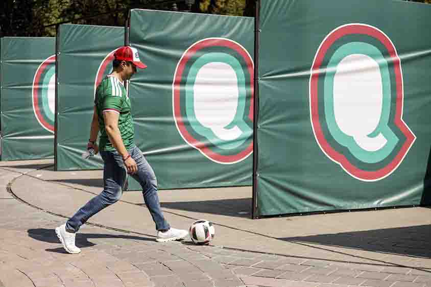 Acude Felifer Macias a activación en el marco del partido de fútbol México vs. Islandia