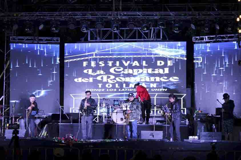 Tolimán late de amor en su Festival del Romance
