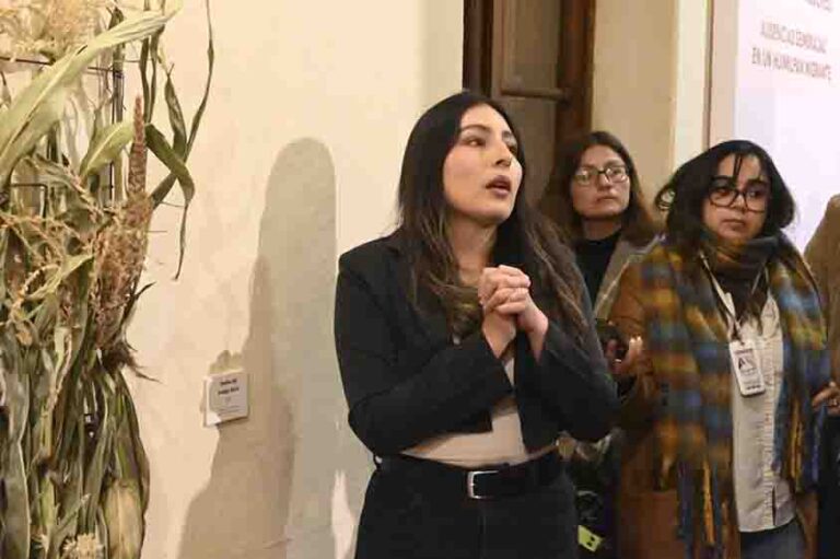 Yareli Hernández presenta “De Milpas y Mujeres” en el MAQRO