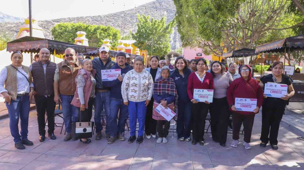 Entrega SECTUR 21 carritos para la venta de artesanía y alimentos en Peñamiller