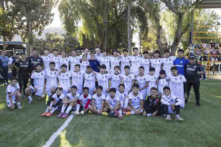 Encabeza Mauricio Kuri entrega de cancha en Unidad Deportiva de El Pueblito