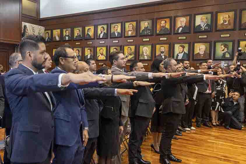 Mauricio Kuri toma protesta a nuevo Consejo Directivo del Colegio de Abogados Litigantes de Querétaro