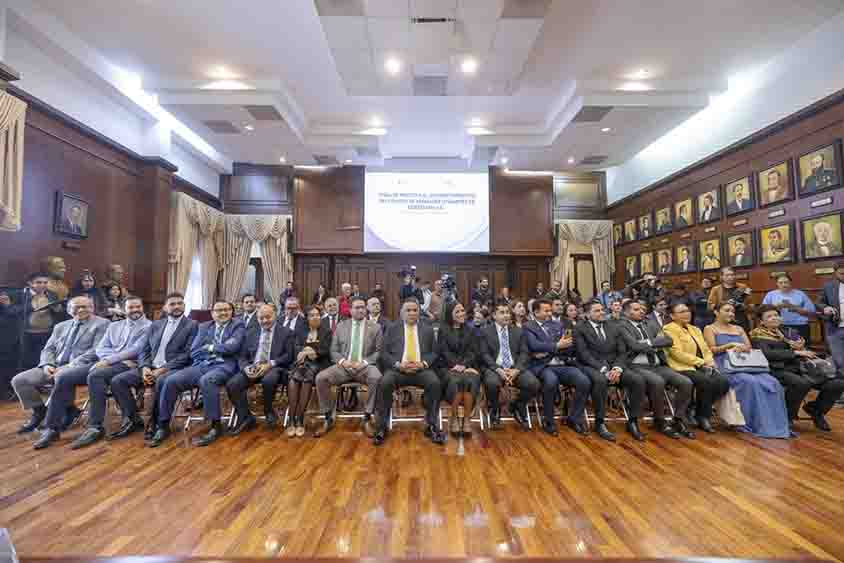 Mauricio Kuri toma protesta a nuevo Consejo Directivo del Colegio de Abogados Litigantes de Querétaro