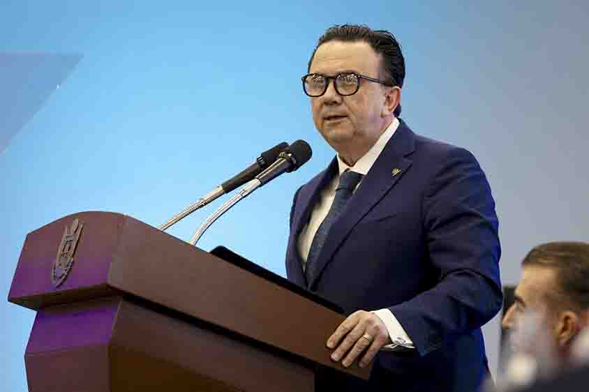 Asiste Gobernador a toma de Compromiso de la COPARMEX Querétaro