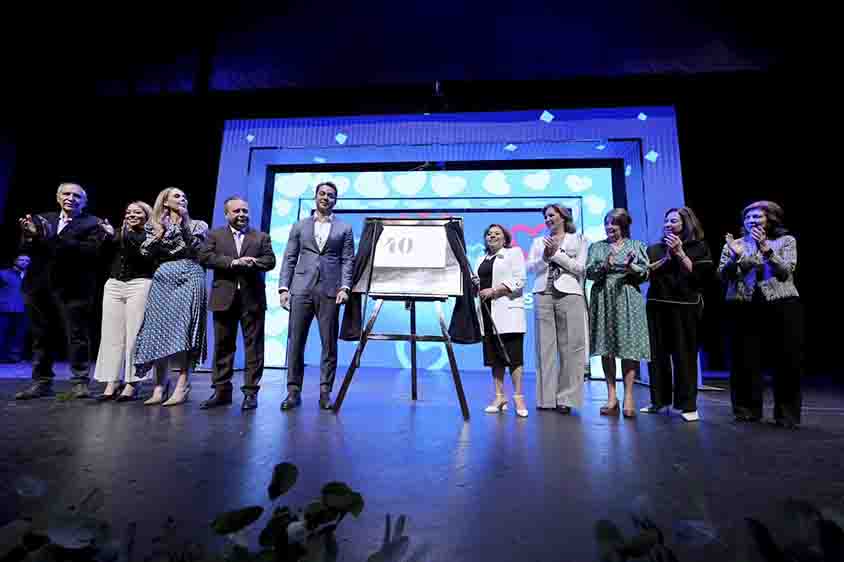 Felifer reconoce 40 años del DIF en Querétaro