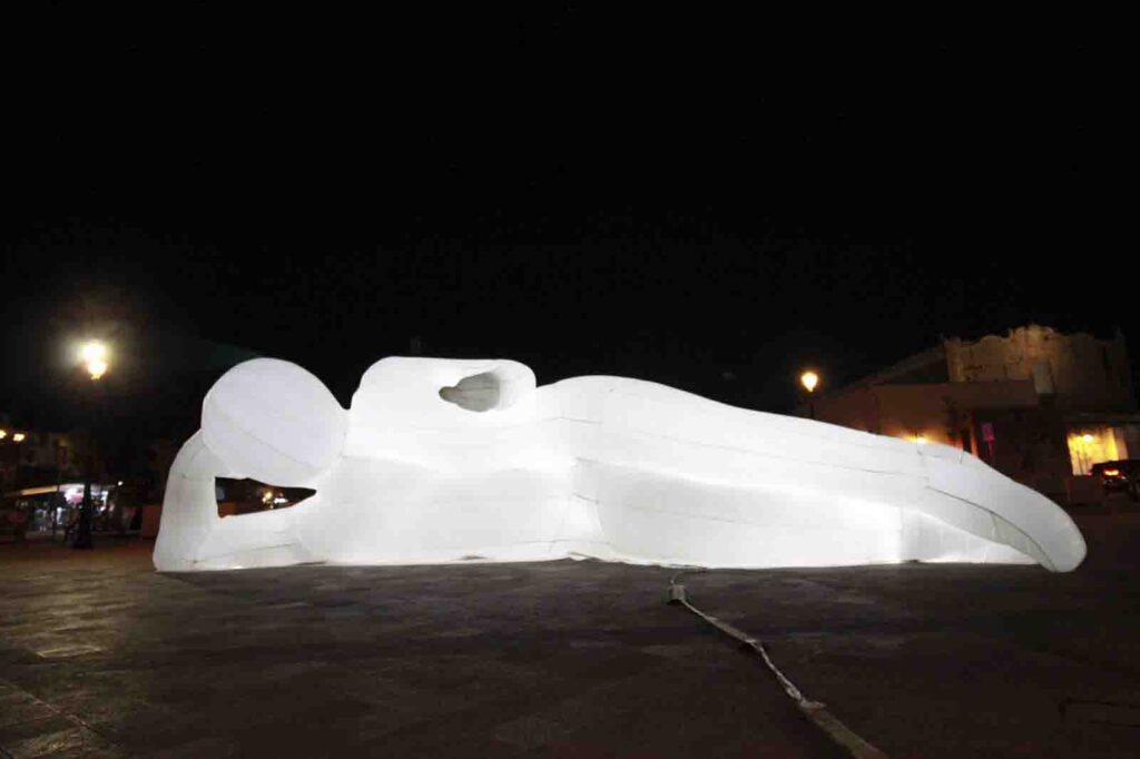 Gigantes luminosos llegan a Querétaro con “HUMANOIDES”