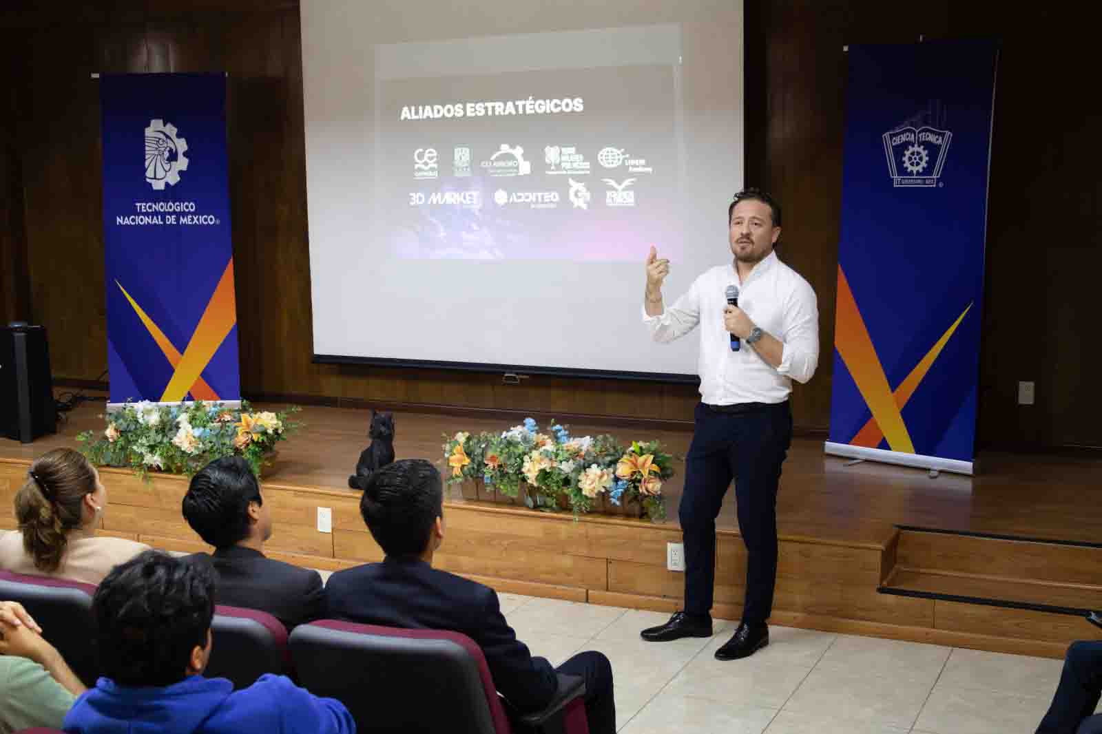 Felifer impulsará biblioteca tecnológica en el ITQ