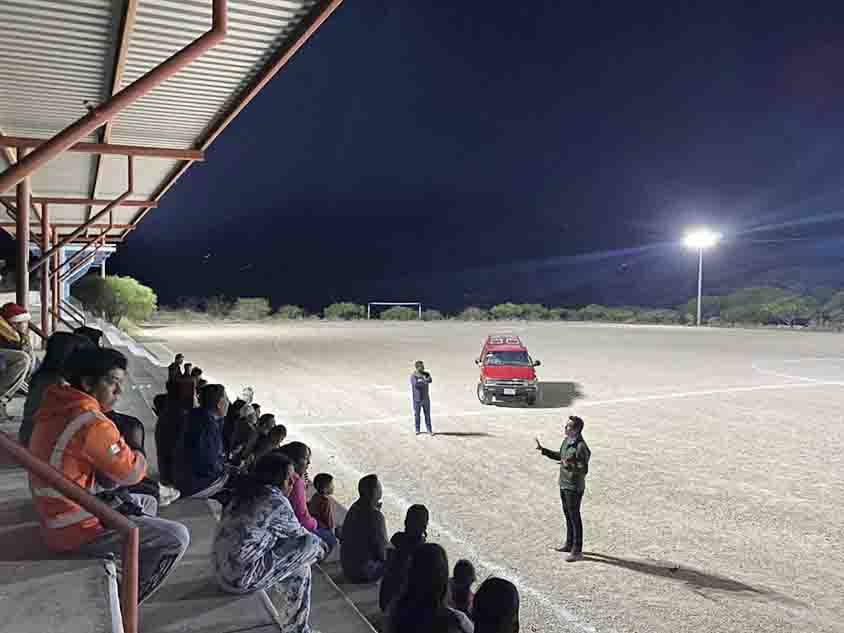 Mejoran iluminación en cancha de Cerrito Parado
