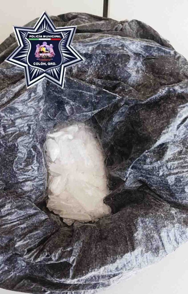 Aseguran a masculino con presunta droga en Colón