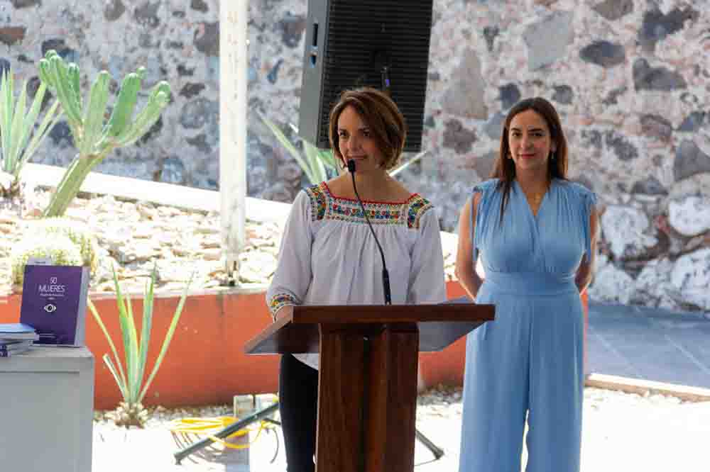 Presentan libro 50 Mujeres, Orgullo de Querétaro