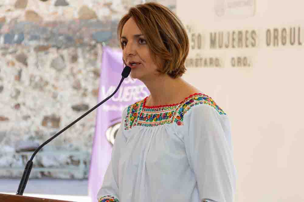 Presentan libro 50 Mujeres, Orgullo de Querétaro