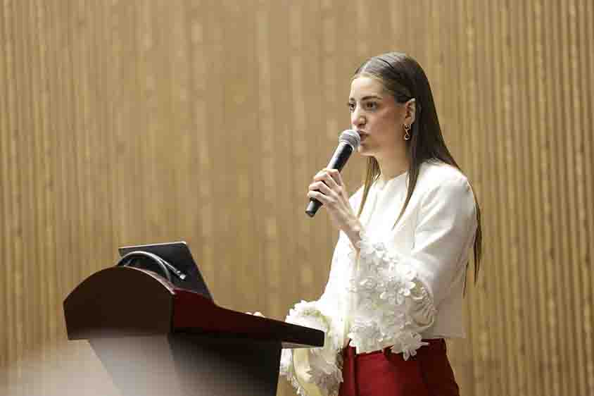 Acude Felifer a ponencia y presentación del libro “Soy Cambio, Soy Yo”, de Andrea Domínguez