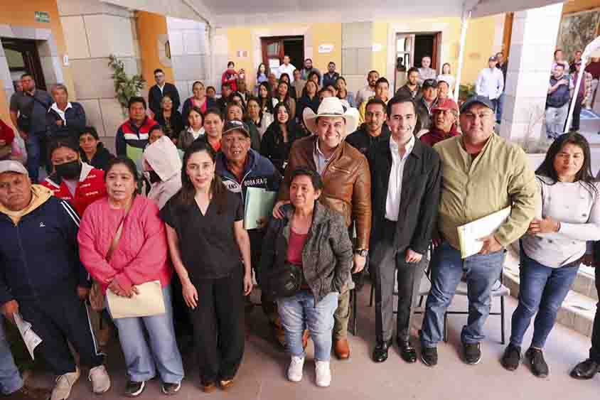 “Refrendo Cerca de Ti” acerca trámites a comerciantes