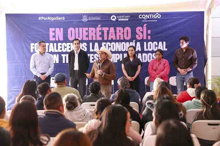“Refrendo Cerca de Ti” acerca trámites a comerciantes
