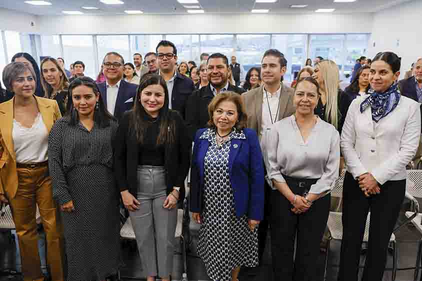 Felifer refuerza políticas para las familias queretanas