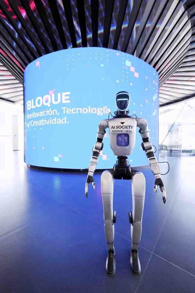 Destaca Felifer Macías innovación tecnológica que se desarrolla en Querétaro