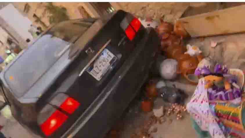 Irrumpe en zona peatonal de Bernal y termina detenido