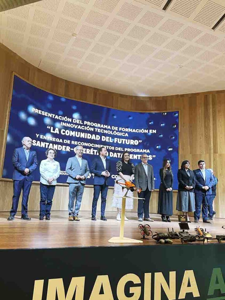 Presenta el Programa de Formación en Innovación Tecnológica “La Comunidad del Futuro”