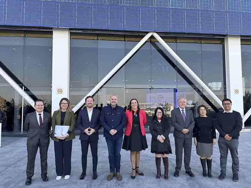 Felifer Macías impulsa foro de alta tecnología y cloud computing