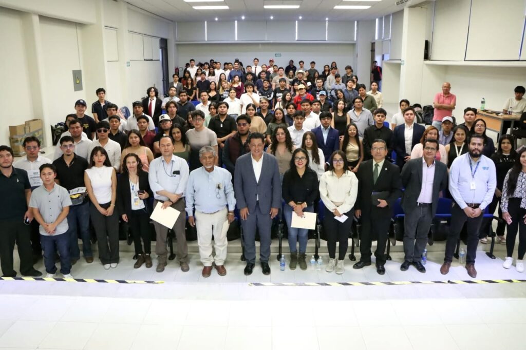 UTSJR arrasa en concurso de puentes