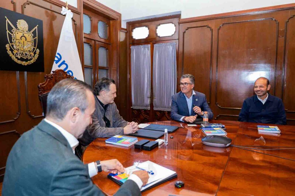 Atestigua Gobernador firma de convenio para la ANEAS 2026 en Querétaro