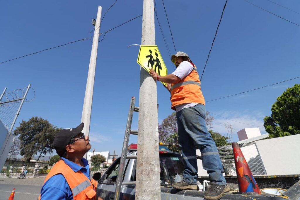 San Juan lleva apoyos a San José Galindo