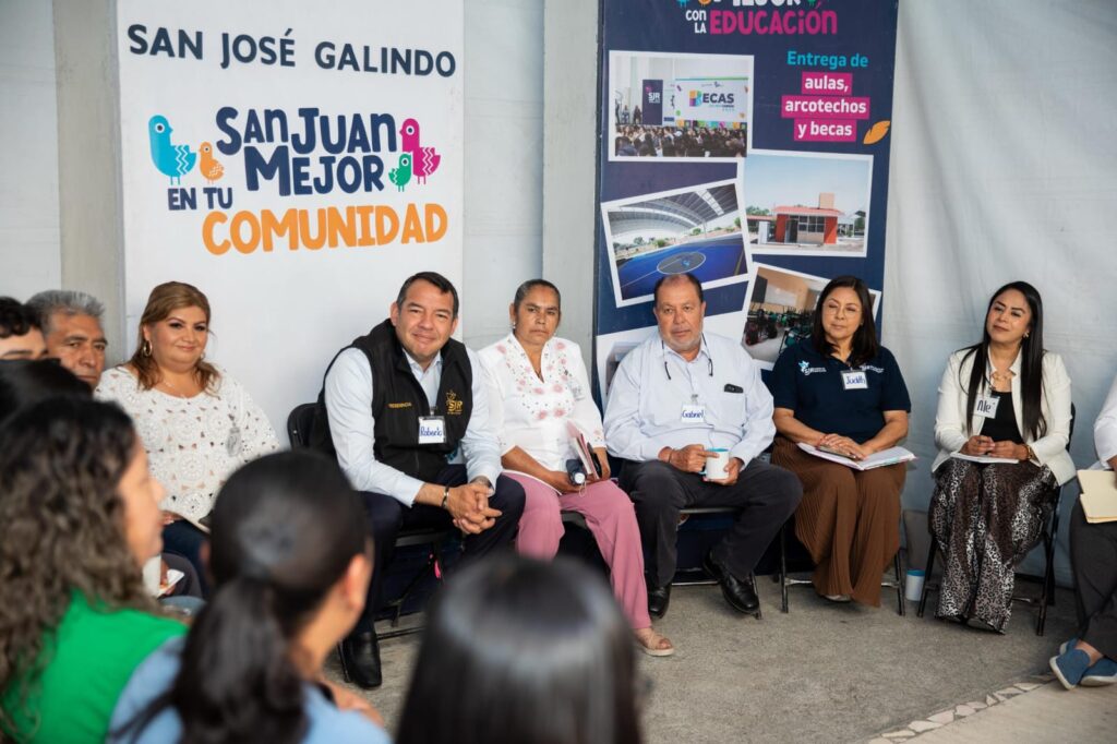 San Juan lleva apoyos a San José Galindo