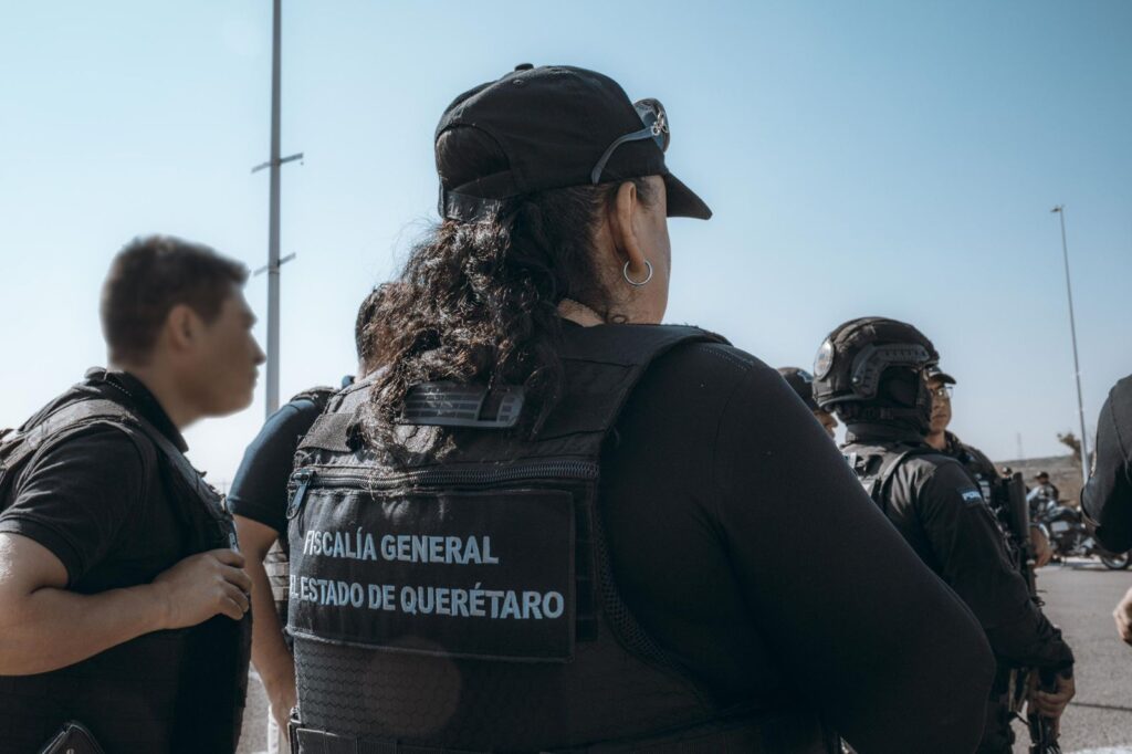 Cateos en tres municipios dejan detenidos y aseguramientos