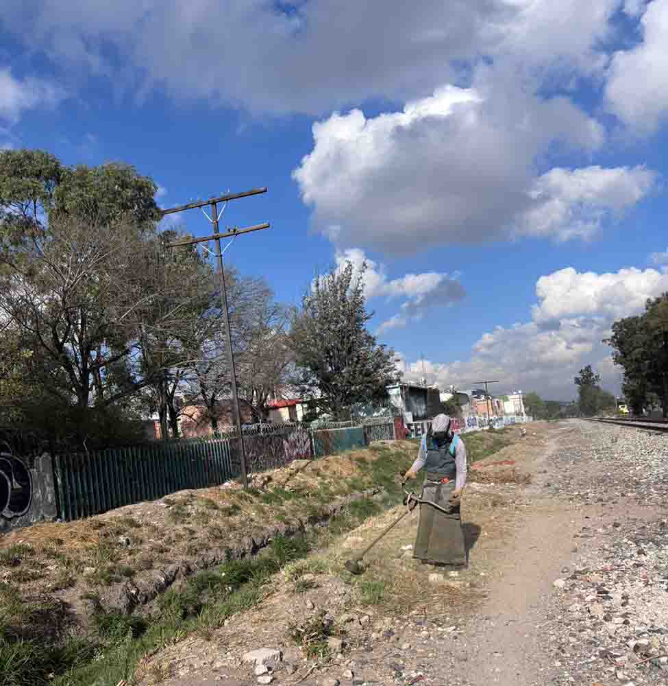Limpian y desazolvan drenes en San Juan del Río
