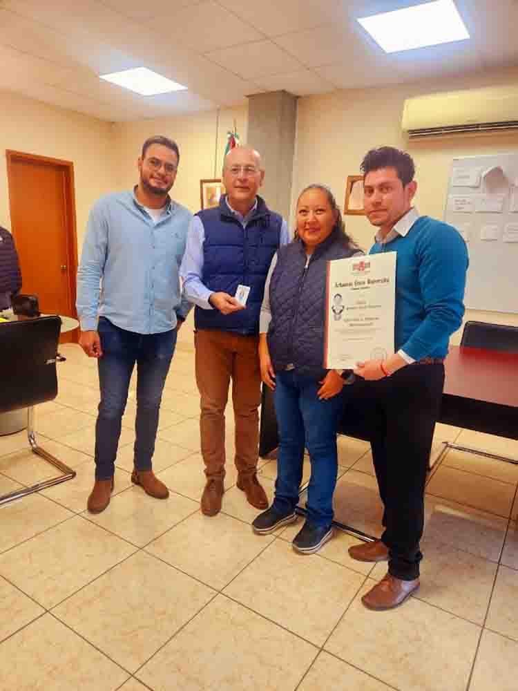 Mujeres lideran solicitud de Cédula Profesional en la entidad