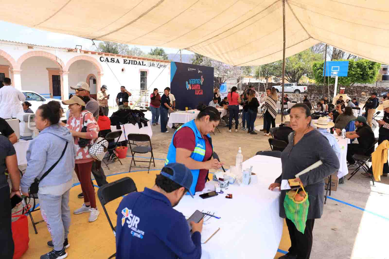 Realizan jornada “Viernes en Santa Lucía”