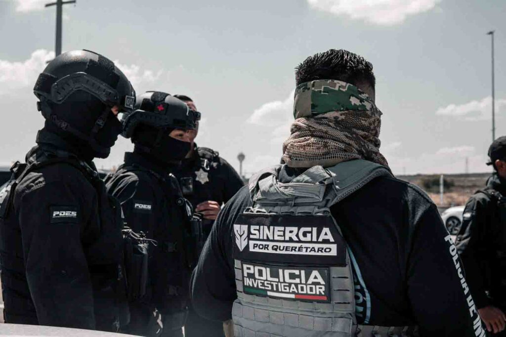 Sinergia ejecuta cateos en Querétaro; detienen a 4 personas y se aseguran narcóticos y documentación