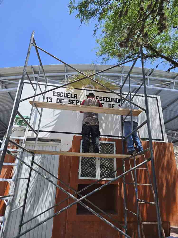 Mejoran imagen de telesecundaria en Rancho Nuevo